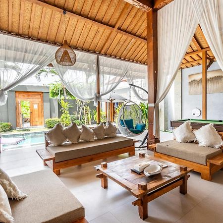 Kubu Joglo Villa Seminyak Buitenkant foto