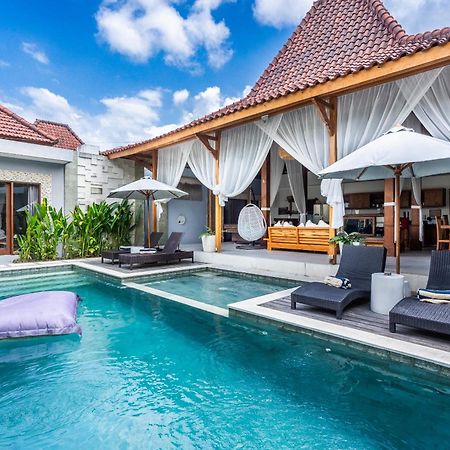 Kubu Joglo Villa Seminyak Buitenkant foto