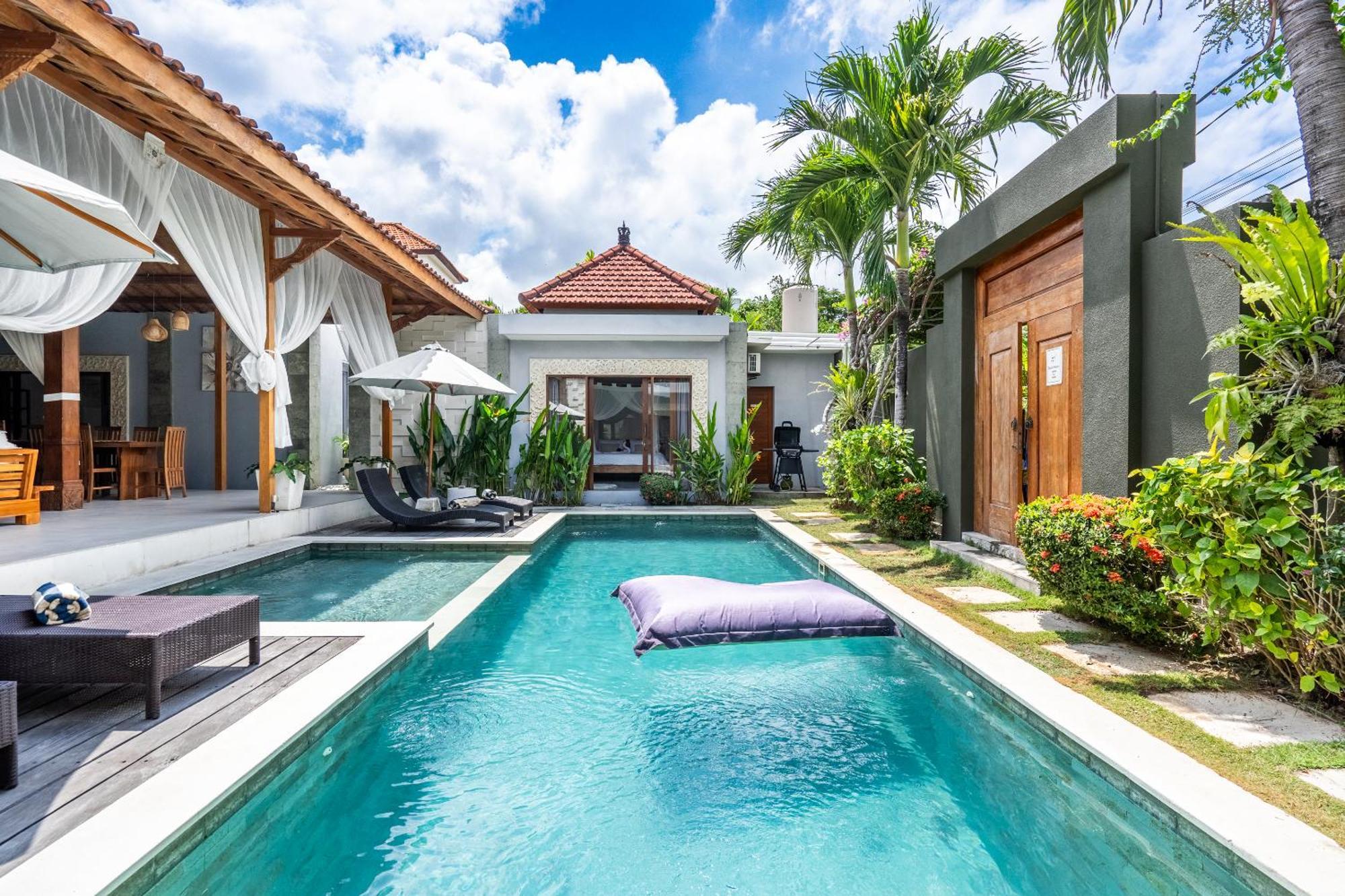 Kubu Joglo Villa Seminyak Buitenkant foto