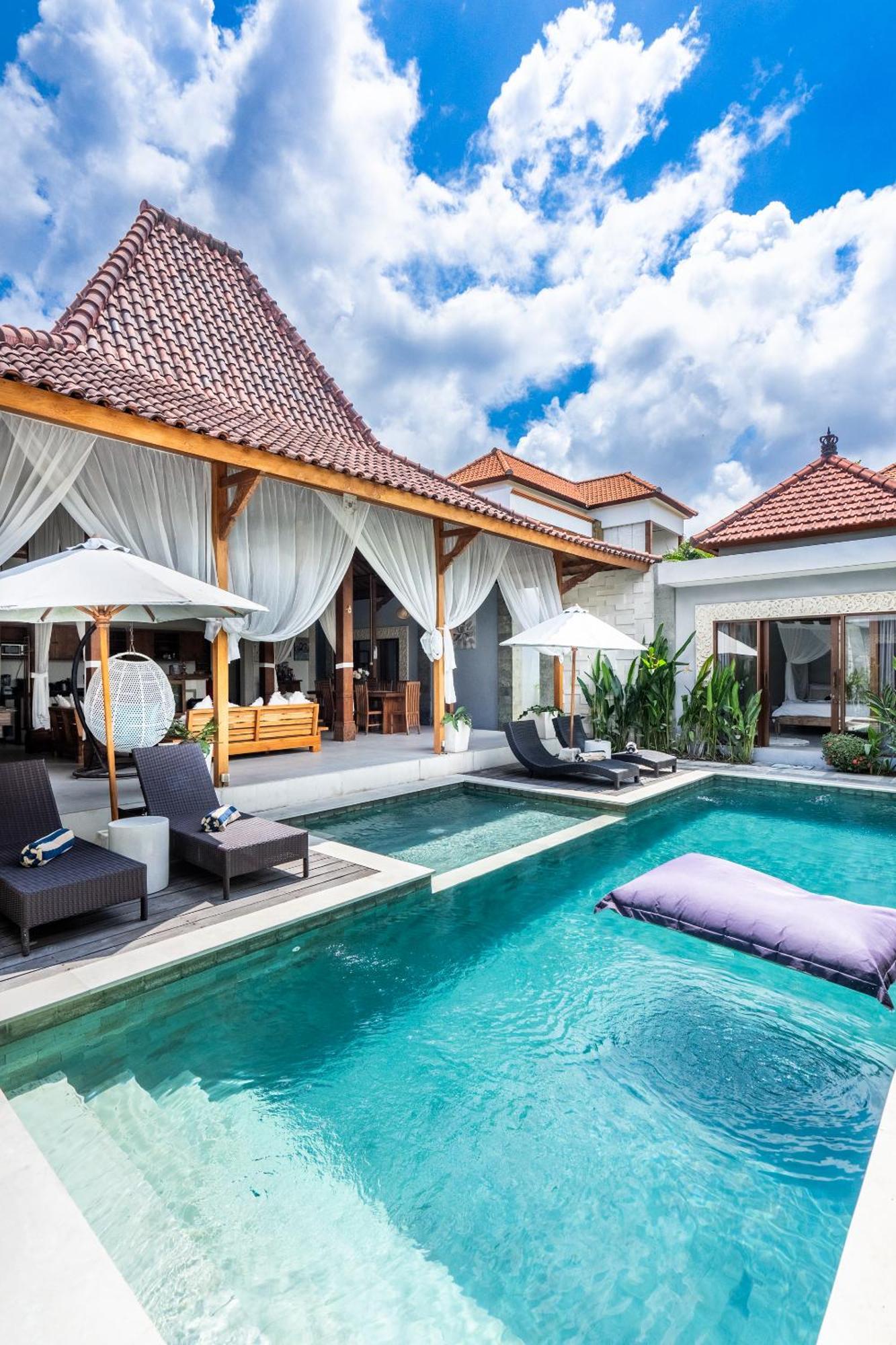 Kubu Joglo Villa Seminyak Buitenkant foto