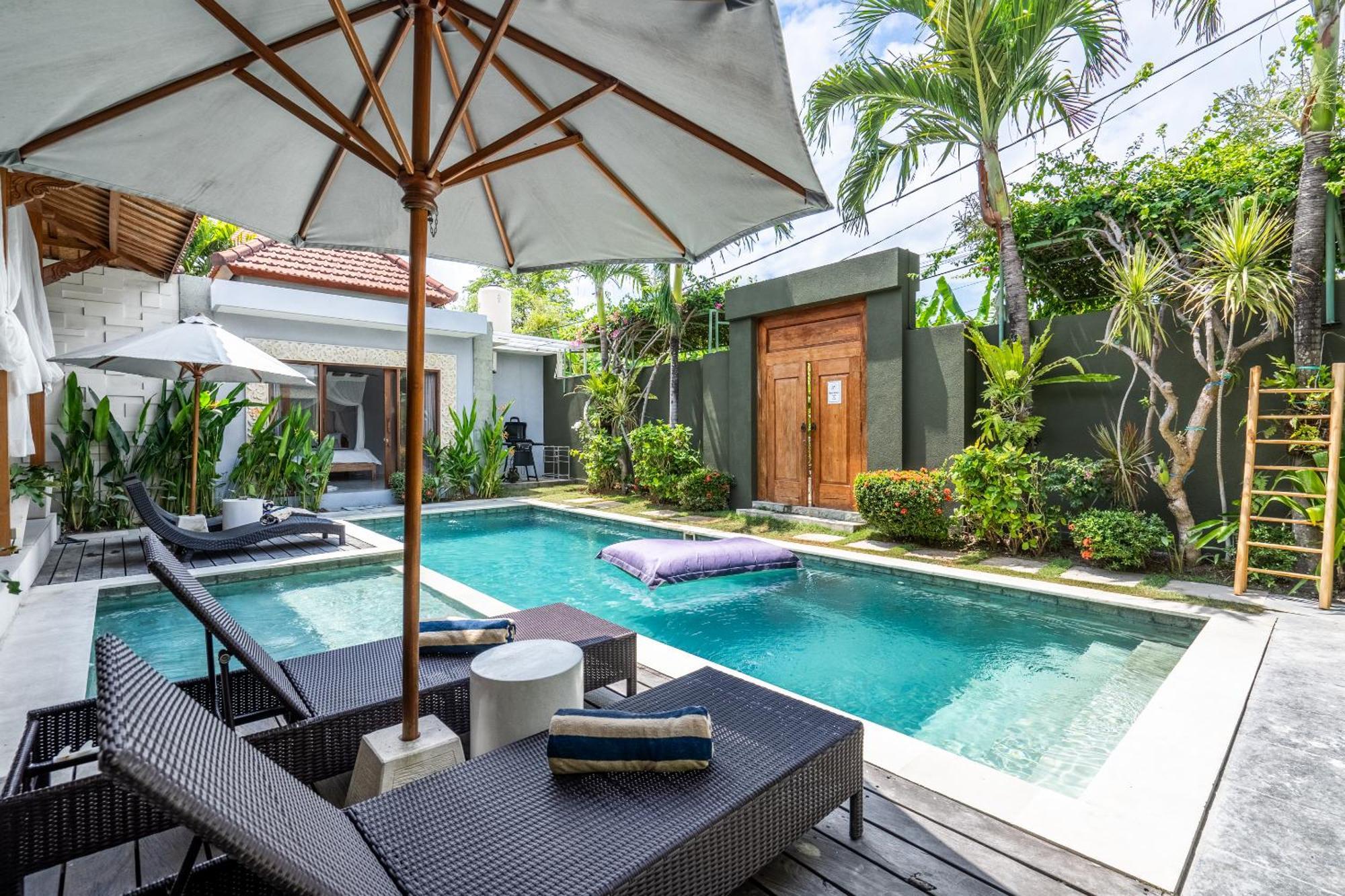 Kubu Joglo Villa Seminyak Buitenkant foto