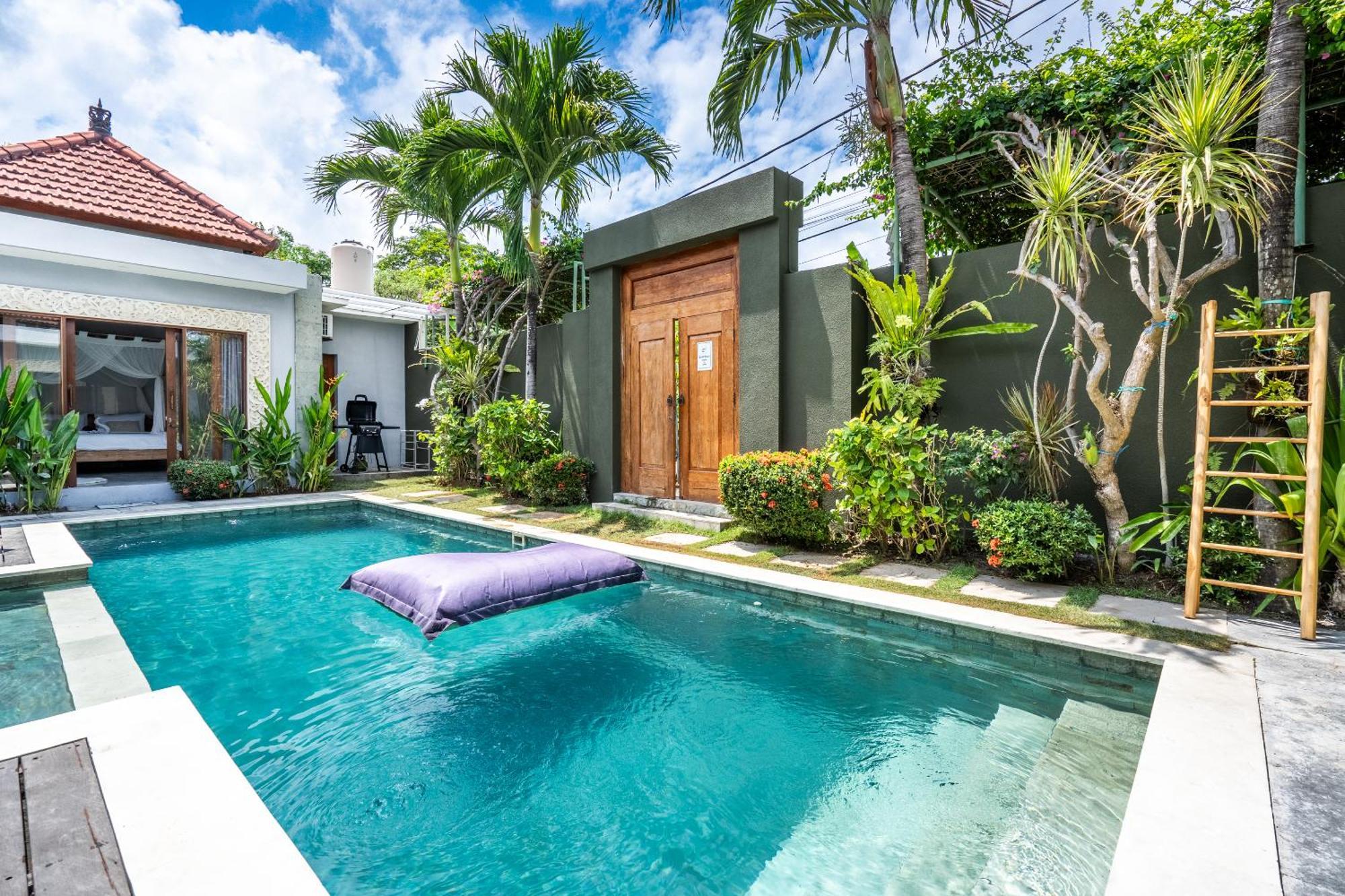 Kubu Joglo Villa Seminyak Buitenkant foto