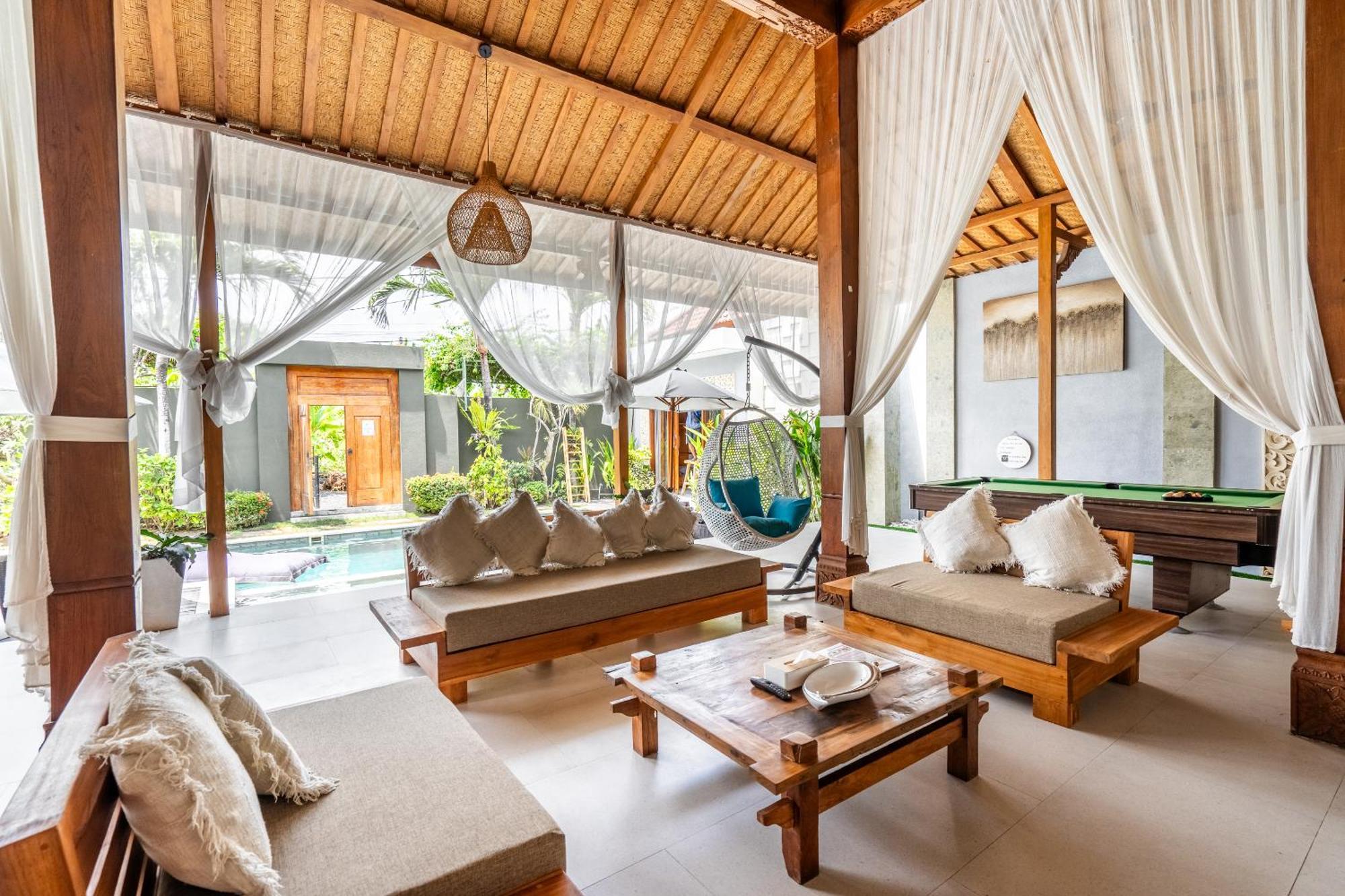 Kubu Joglo Villa Seminyak Buitenkant foto