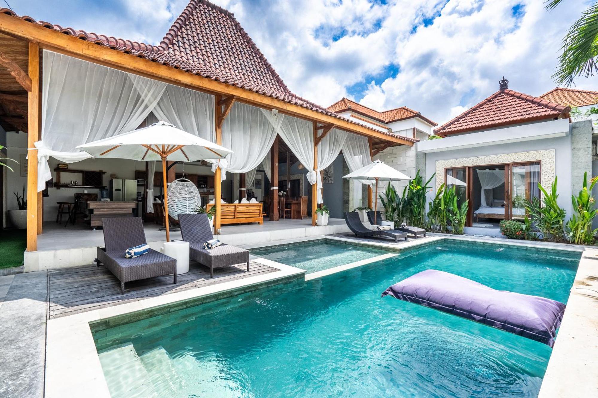 Kubu Joglo Villa Seminyak Buitenkant foto