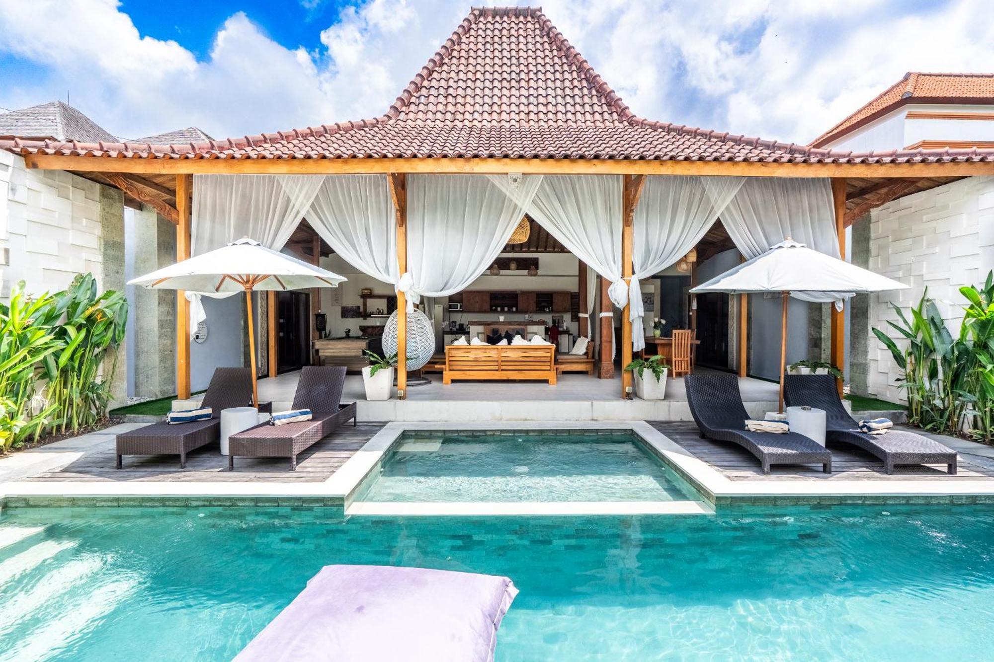 Kubu Joglo Villa Seminyak Buitenkant foto