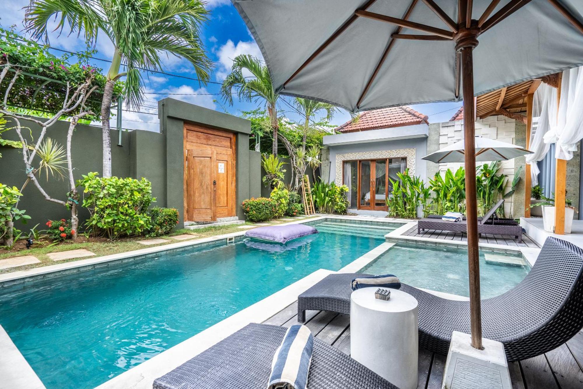 Kubu Joglo Villa Seminyak Buitenkant foto