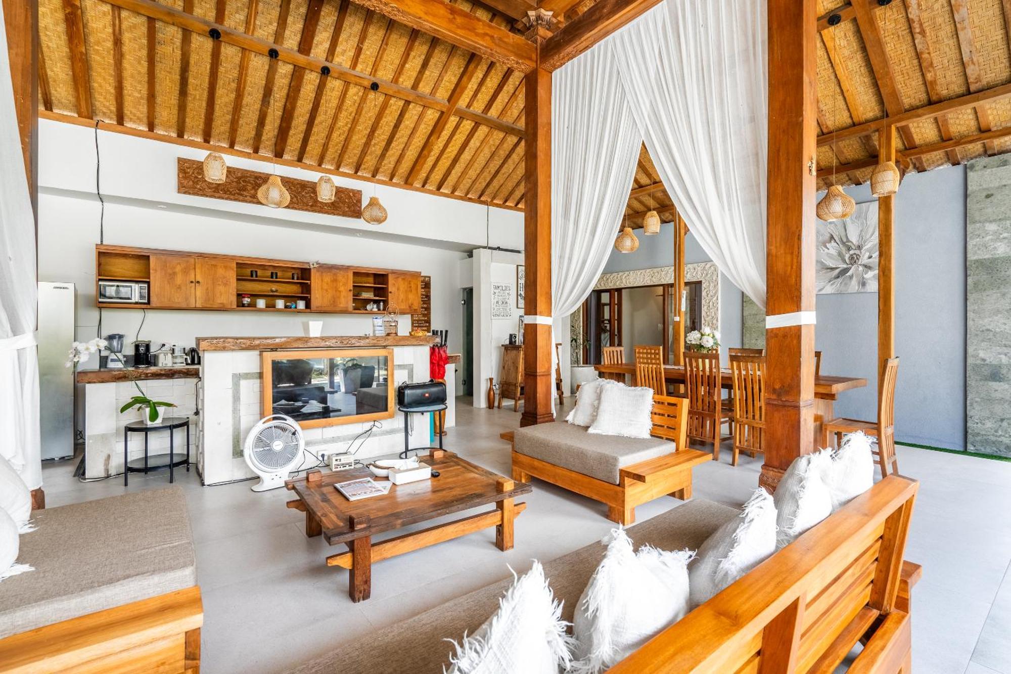 Kubu Joglo Villa Seminyak Buitenkant foto