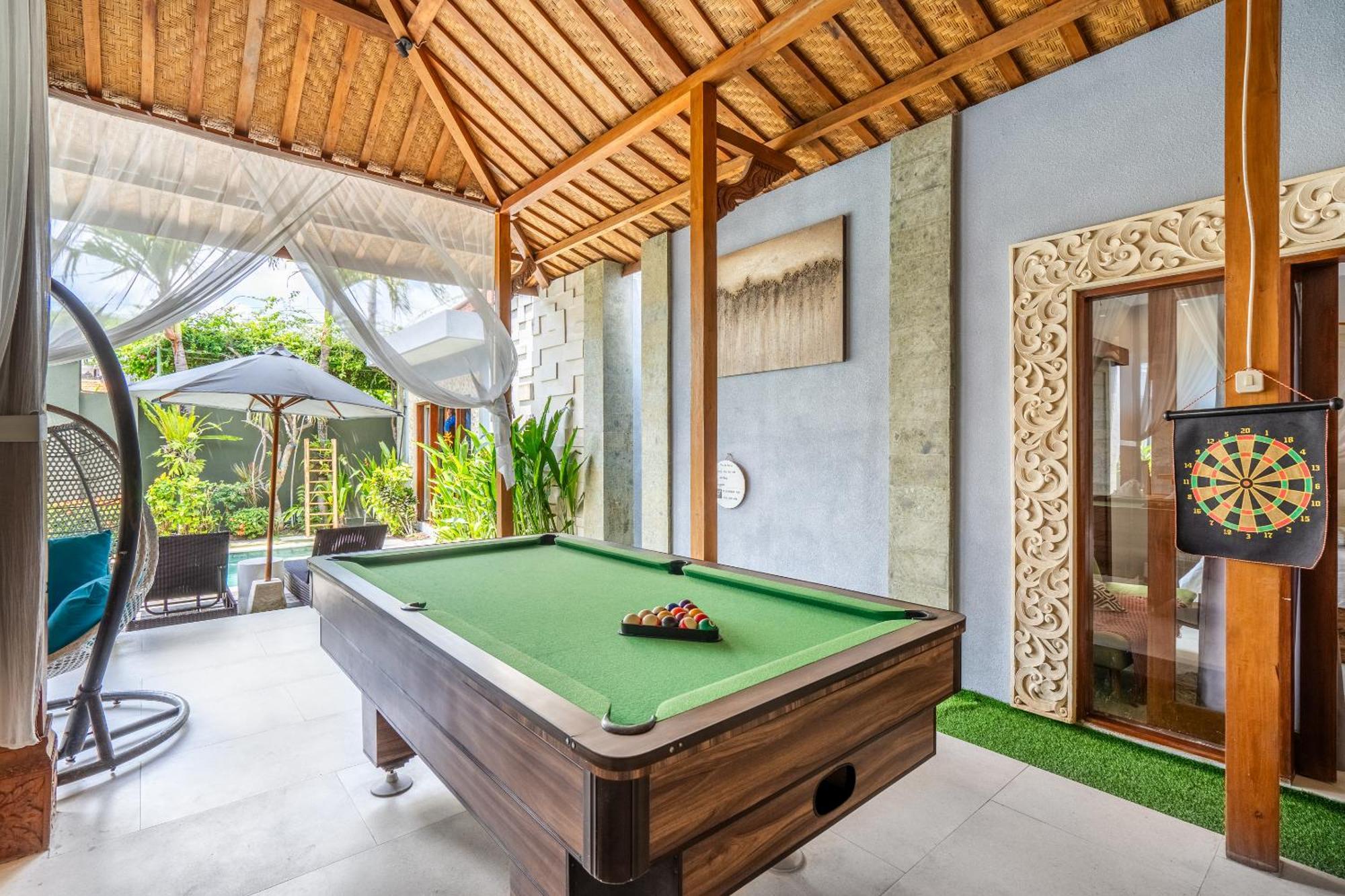 Kubu Joglo Villa Seminyak Buitenkant foto